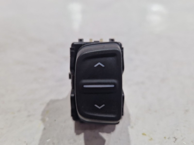 Recambio de mando elevalunas delantero izquierdo para dacia sandero ii (b8_) 1.2 referencia OEM IAM 254214937R  