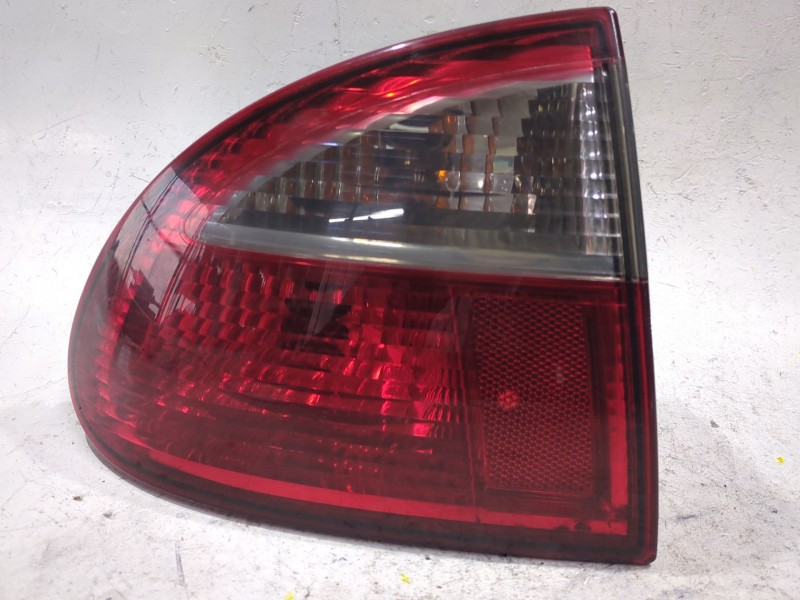 Recambio de piloto trasero izquierdo para seat leon (1m1) 1.9 tdi referencia OEM IAM 1M6945257  