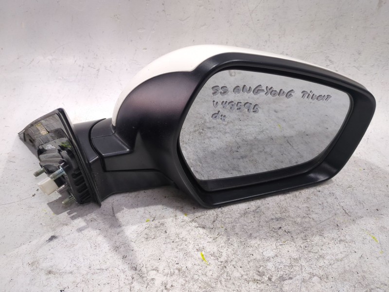 Recambio de retrovisor derecho para ssangyong tivoli 1.6 xdi 160 referencia OEM IAM E4044628  