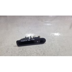 Recambio de mando elevalunas trasero izquierdo para renault megane scénic 1.5 dci 106 cv referencia OEM IAM 156013870  