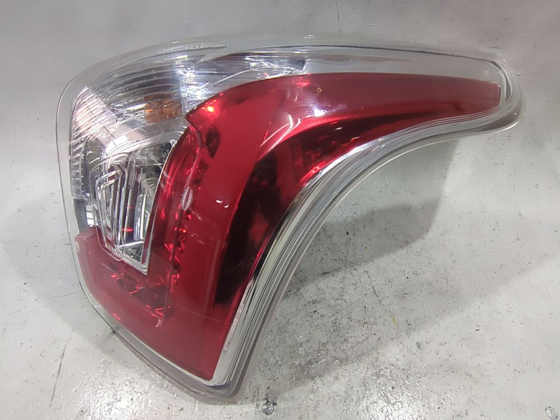 Recambio de piloto trasero derecho para ssangyong tivoli 1.6 xdi 160 referencia OEM IAM 8360235000  