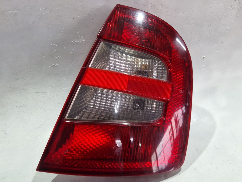 Recambio de piloto trasero derecho para skoda fabia i (6y2) 1.9 sdi referencia OEM IAM   