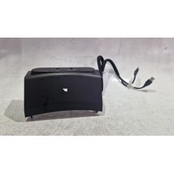 Recambio de conector usb / aux para ssangyong tivoli 1.6 xdi 160 referencia OEM IAM X1PX  