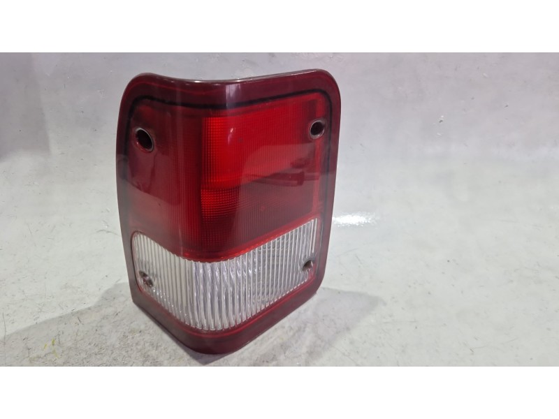 Recambio de piloto trasero izquierdo para hyundai galloper ii (jk-01) 2.5 td intercooler referencia OEM IAM P21W  