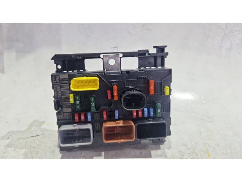 Recambio de caja reles / fusibles para peugeot 207/207+ (wa_, wc_) 1.6 16v referencia OEM IAM 9661086980  