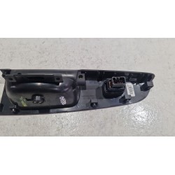 Recambio de mando elevalunas delantero derecho para kia venga (yn) 1.4 cvvt referencia OEM IAM 935801P100  