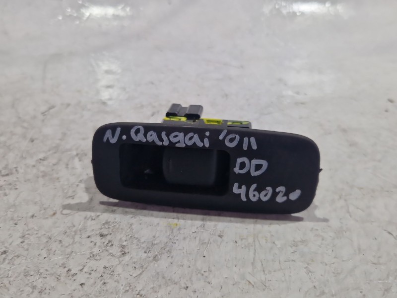 Recambio de mando elevalunas delantero derecho para nissan qashqai j10 01 2007 dci referencia OEM IAM 25411  