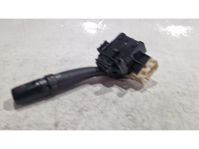 Recambio de mando intermitentes para toyota avensis berlina (t25)(2003) executive berlina d-cat referencia OEM IAM L9305110  