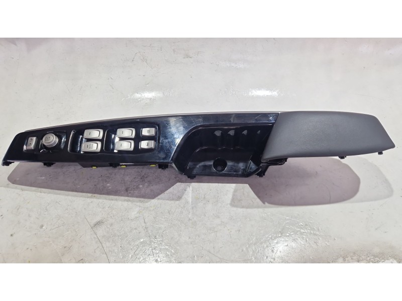 Recambio de mando elevalunas delantero izquierdo para ssangyong tivoli 1.6 xdi 160 referencia OEM IAM 8581135000  