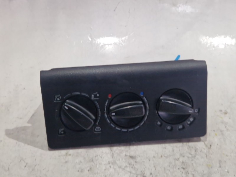 Recambio de mando climatizador para volkswagen polo iii (6n1)(09.1994) 55 1.3 referencia OEM IAM 1H0819045  