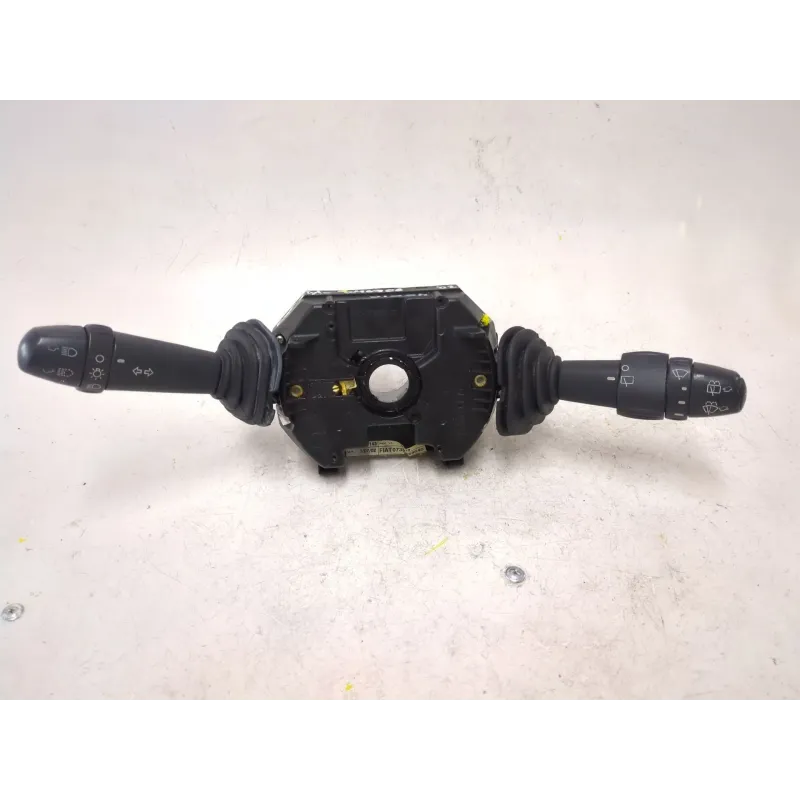 Recambio de mando multifuncion para fiat stilo (192_) 1.9 jtd (192_xe1a) referencia OEM IAM 1040056348  