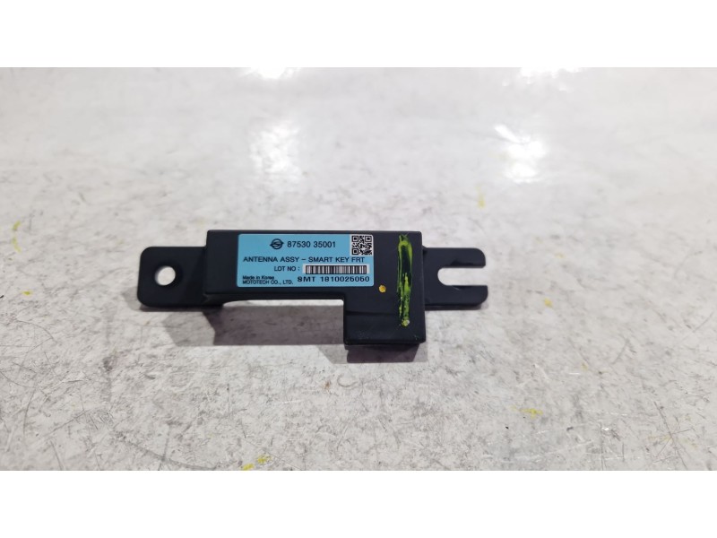 Recambio de antena electrica para ssangyong tivoli 1.6 xdi 160 referencia OEM IAM 8753035001  
