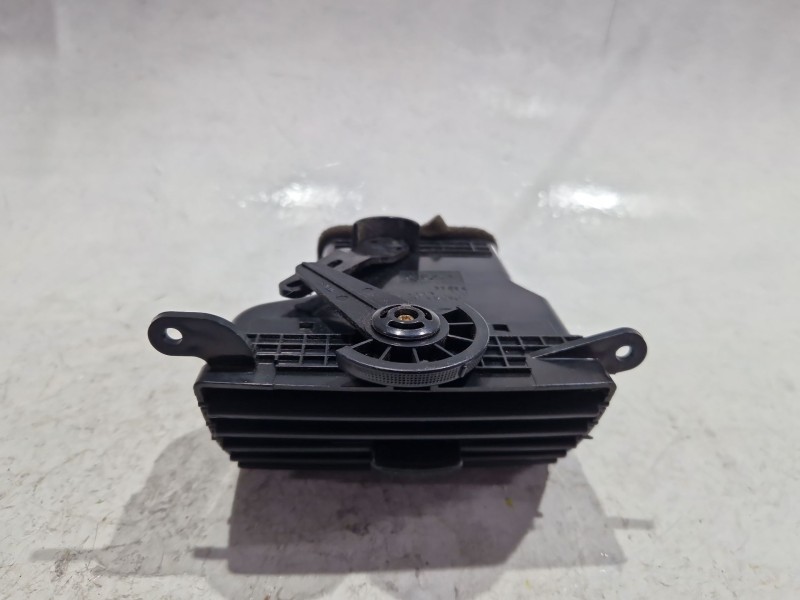 Recambio de aireador izquierdo para kia carnival ii (gq) 2.9 crdi referencia OEM IAM 0k53A6481X  