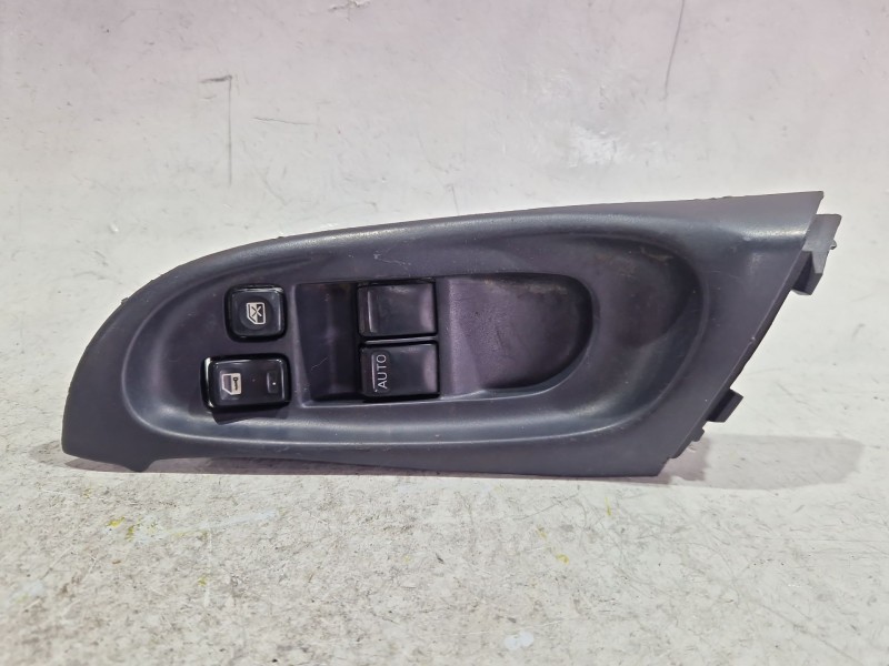 Recambio de mando elevalunas delantero izquierdo para nissan almera ii hatchback (n16) 2.2 dci referencia OEM IAM 80961BM500  