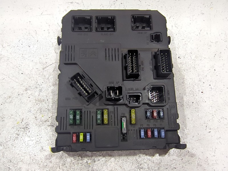 Recambio de caja reles / fusibles para peugeot 407 hdi 135 referencia OEM IAM 9655221080  