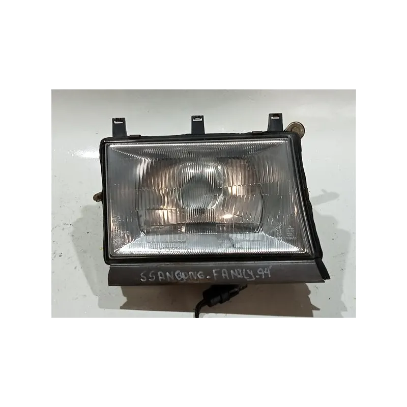 Recambio de faro delantero derecho para ssangyong family 2.5 d 68cv referencia OEM IAM E349466 1080690  