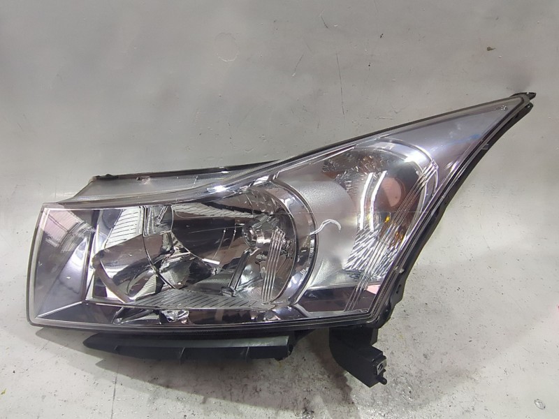 Recambio de faro delantero izquierdo para chevrolet cruze a17dts referencia OEM IAM J30013063  