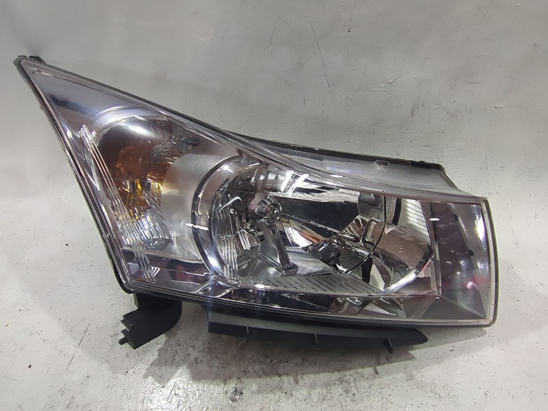 Recambio de faro delantero derecho para chevrolet cruze a17dts referencia OEM IAM J30013063  