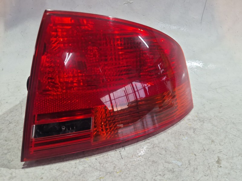 Recambio de piloto trasero derecho para audi a4 b7 (8ec) 3.0 tdi quattro referencia OEM IAM 965084  