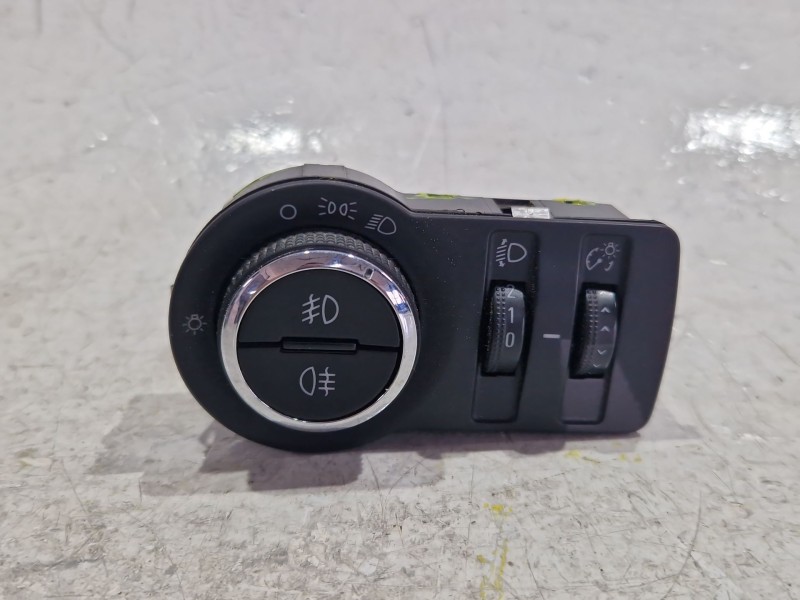 Recambio de mando luces para chevrolet cruze a17dts referencia OEM IAM 13301745  