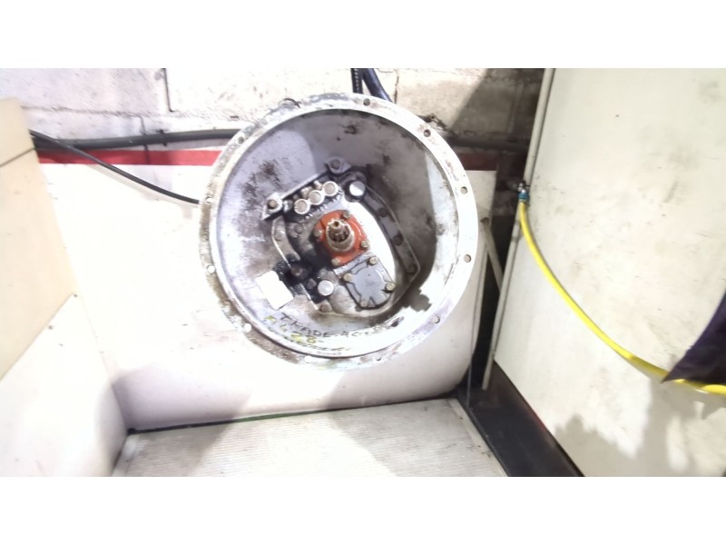 Recambio de caja cambios manual para nissan trade furgón 2.8 d referencia OEM IAM 63011013 CI  