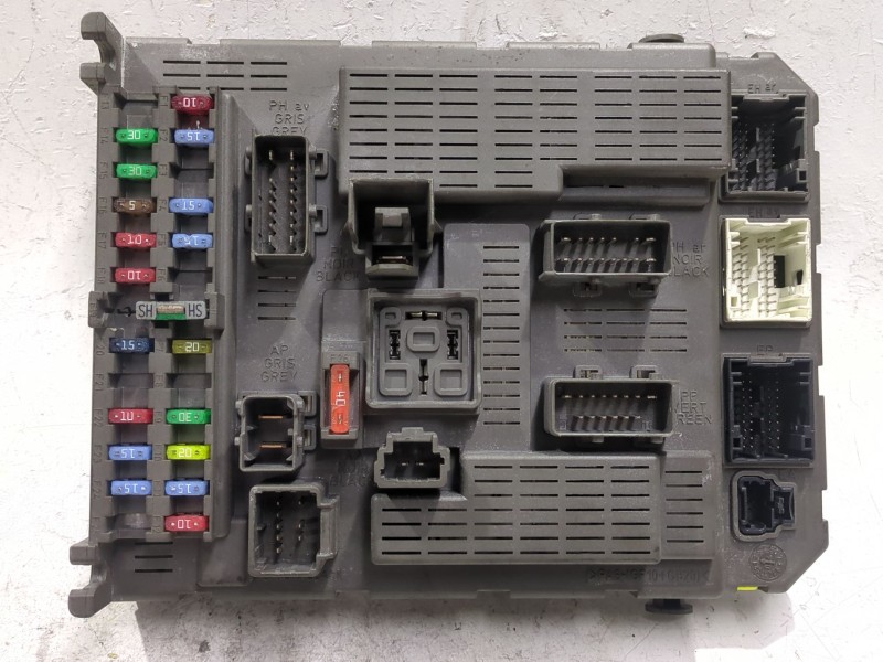 Recambio de caja reles / fusibles para peugeot 807 (eb_) 2.2 hdi referencia OEM IAM 9651938180  