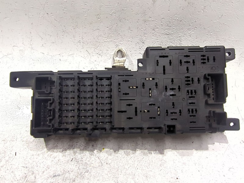 Recambio de caja reles / fusibles para volvo v70 ii (285) d5 referencia OEM IAM 8637841  