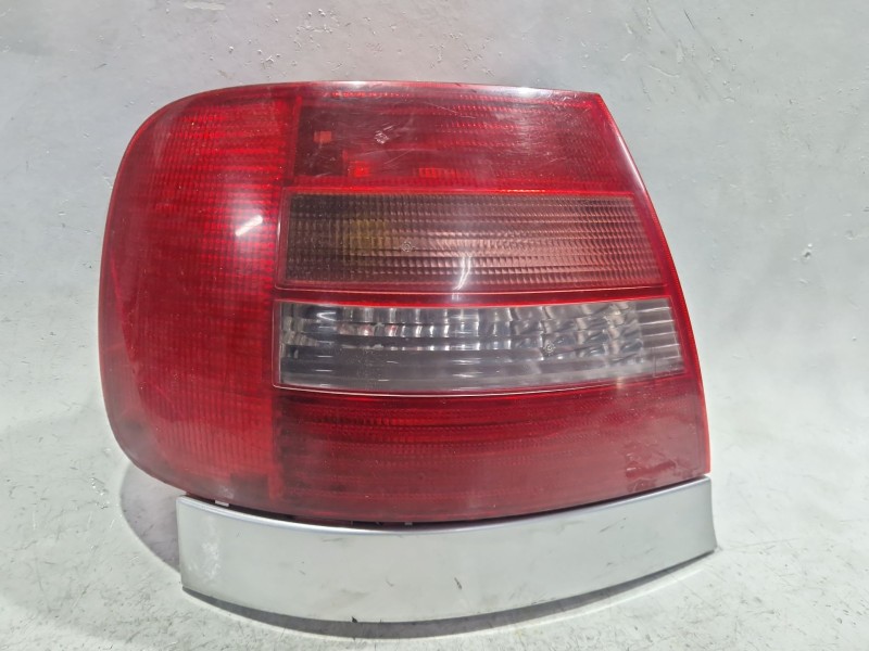 Recambio de piloto trasero izquierdo para audi a4 b5 (8d2) 1.9 tdi referencia OEM IAM SJ3289901  