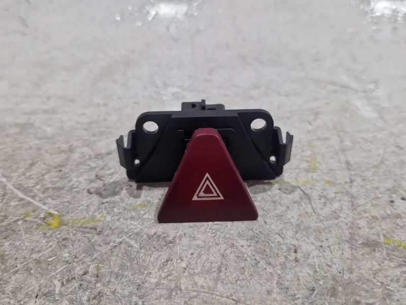 Recambio de boton emergencia para peugeot 307 (3a/c) 2.0 hdi 135 referencia OEM IAM PA66GB15  