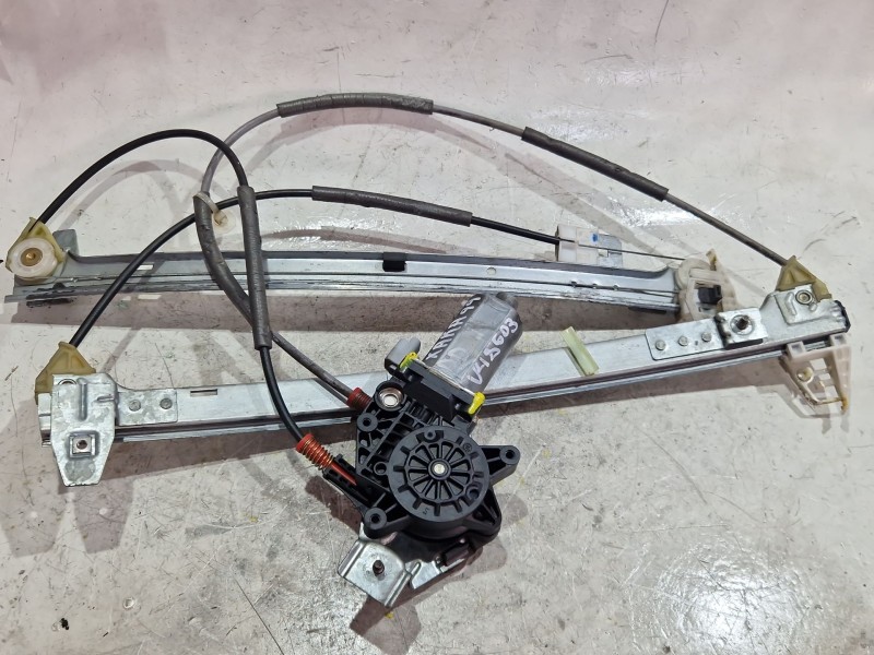 Recambio de mecanismo elevalunas delantero derecho para citroën xsara (n1) 1.6 i referencia OEM IAM 894313994811  