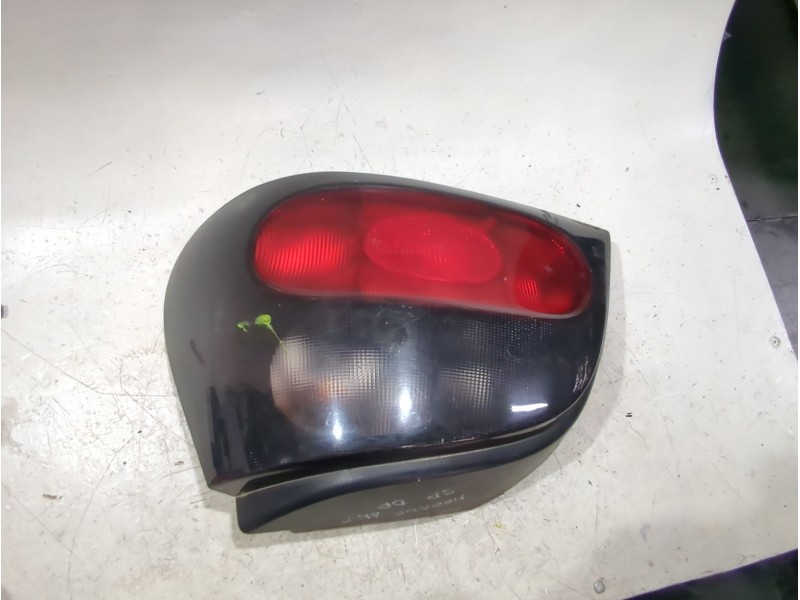 Recambio de piloto trasero derecho para renault megane i classic (la0/1_) 1.9 d (la0a, la0u, la0r) referencia OEM IAM 7700828138