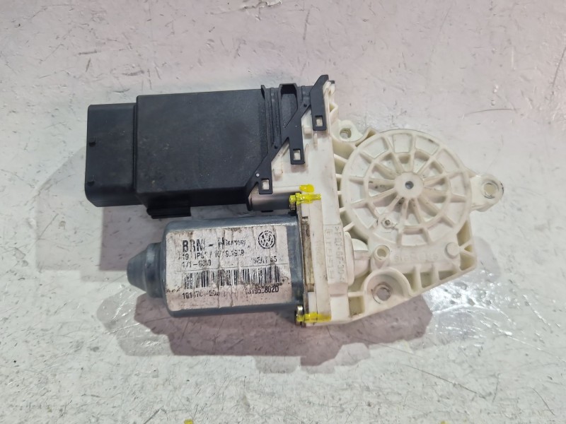 Recambio de motor elevalunas delantero derecho para seat toledo ii (1m2) 1.6 referencia OEM IAM 1J1953802D  