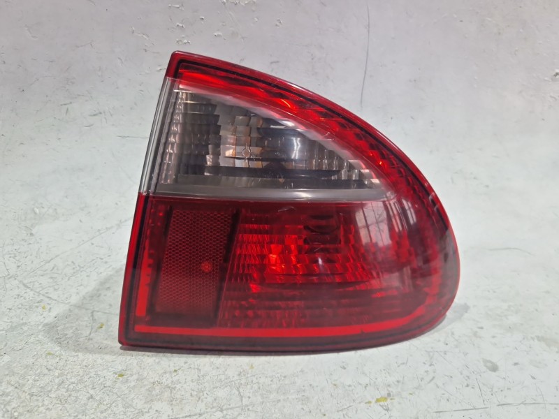 Recambio de piloto trasero derecho para seat leon (1m1) 1.9 tdi referencia OEM IAM 1M6945096A  