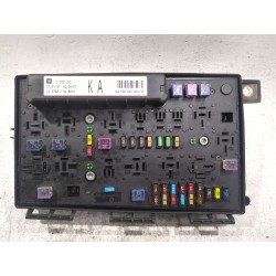 Recambio de caja reles / fusibles para opel zafira / zafira family b (a05) 1.9 cdti (m75) referencia OEM IAM 13250232  