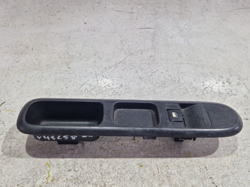 Recambio de mando elevalunas delantero derecho para peugeot 5008 (0u_, 0e_) 1.6 hdi referencia OEM IAM 96650618ZD  