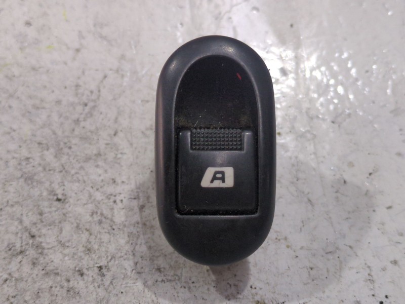 Recambio de mando elevalunas trasero derecho para peugeot 1007 (km_) 1.4 hdi referencia OEM IAM 96401469XT  