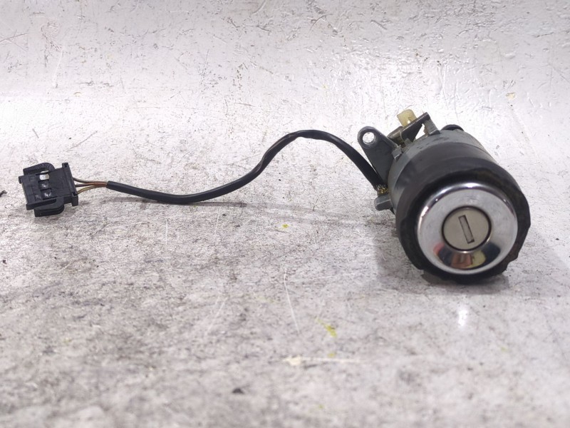 Recambio de bombin porton trasero para audi 80 b4 sedán (8c2) 2.8 quattro referencia OEM IAM 4A5862055  