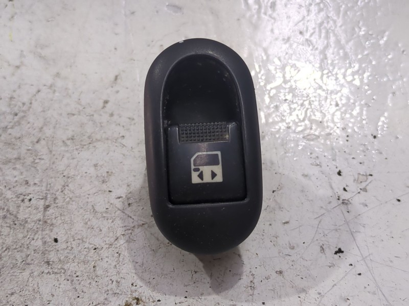 Recambio de mando elevalunas para peugeot 1007 (km_) 1.4 hdi referencia OEM IAM 96570331XT  