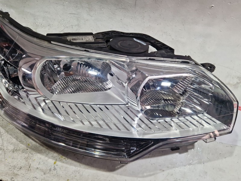 Recambio de faro delantero derecho para citroën c5 iii (rd_) 2.0 hdi (rdrhda) referencia OEM IAM 9672694080  