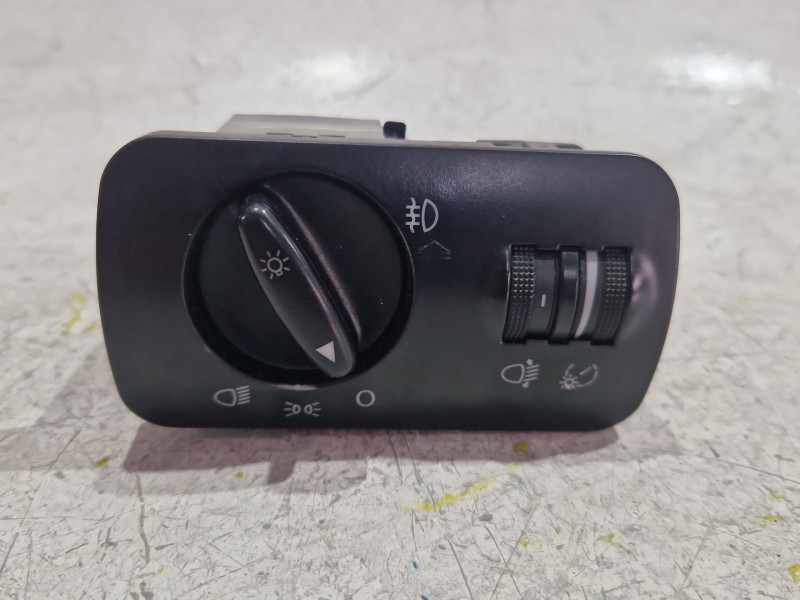 Recambio de mando luces para audi a3 (8l1) 1.8 referencia OEM IAM 07300702  