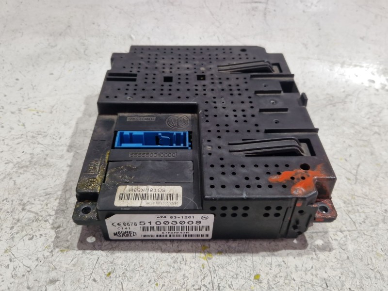 Recambio de caja reles / fusibles para fiat punto / grande punto (199) 1.3 d multijet referencia OEM IAM 51803069  