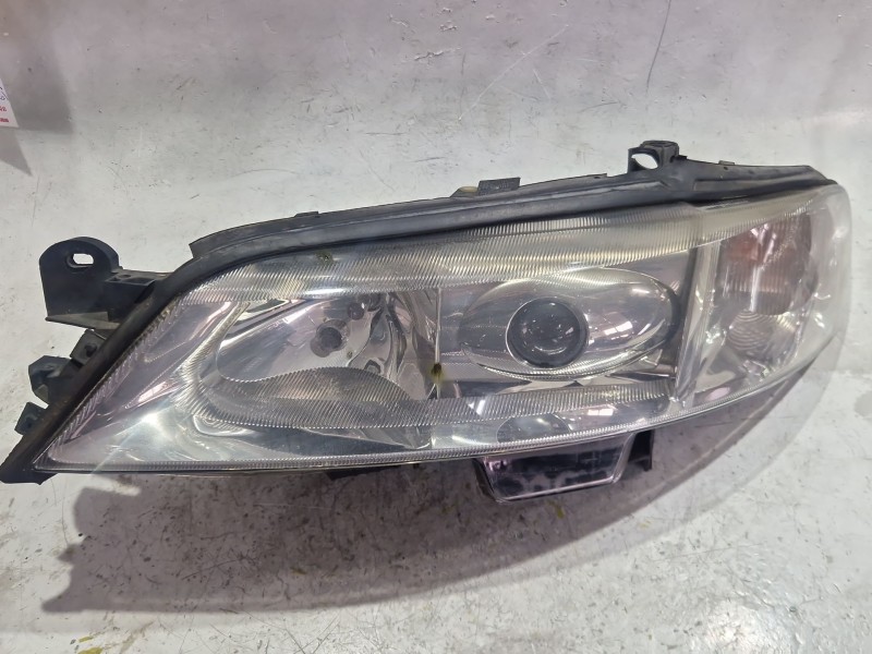 Recambio de faro delantero izquierdo para opel vectra b berlina (1995) 2.0 i 16v referencia OEM IAM 0301179271  