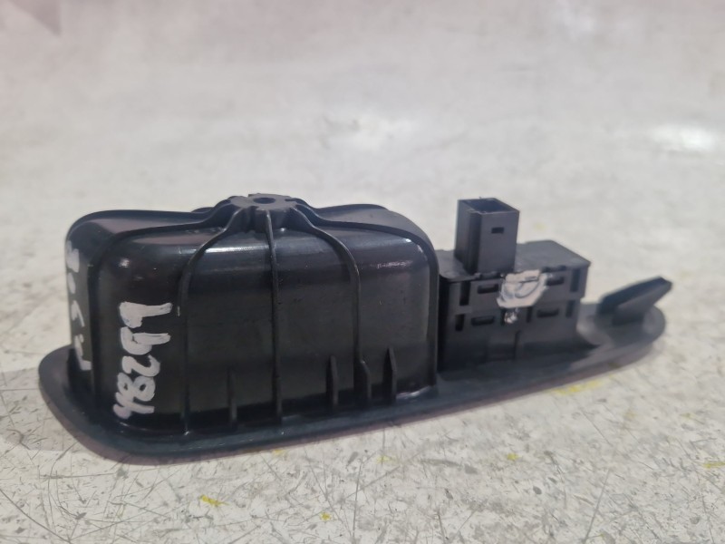 Recambio de mando elevalunas delantero derecho para peugeot 308 i (4a_, 4c_) 1.6 hdi referencia OEM IAM 96573850XT  