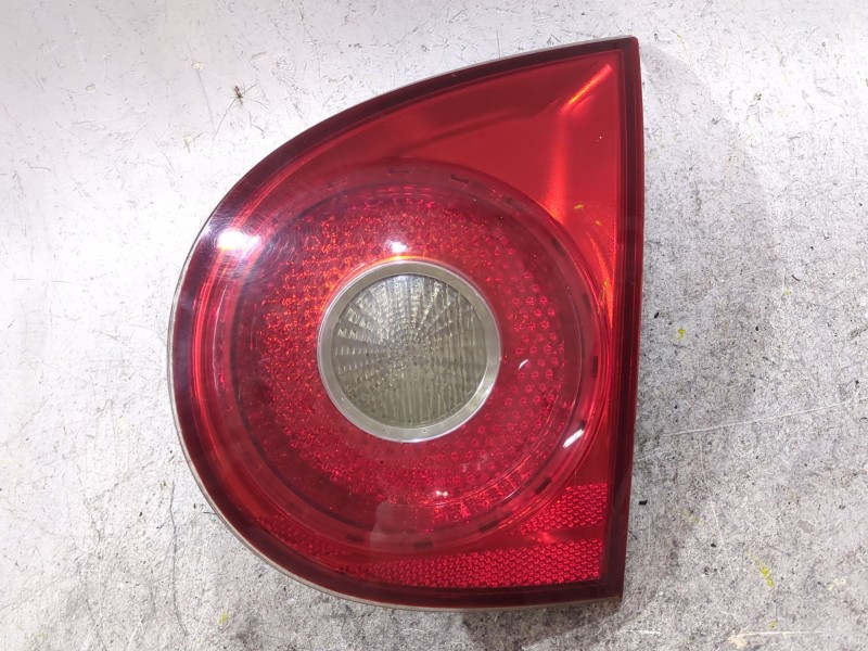 Recambio de piloto porton trasero derecho para volkswagen golf v (1k1) 1.9 tdi referencia OEM IAM 1K6945094J  