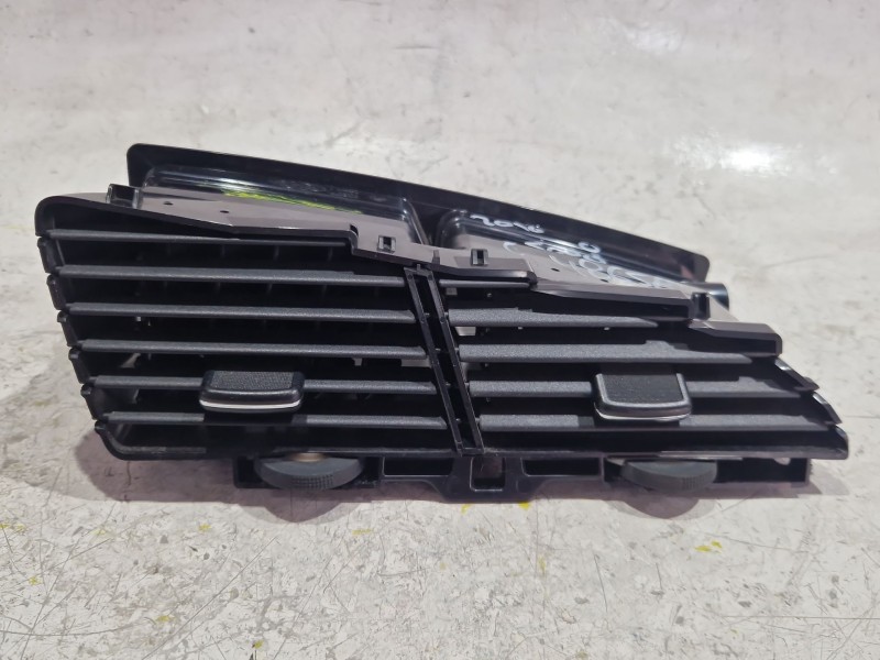 Recambio de aireador central para peugeot 5008 (0u_, 0e_) 1.6 hdi referencia OEM IAM   