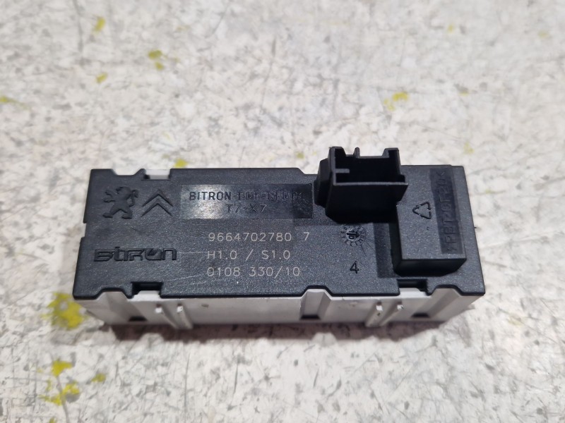 Recambio de modulo electronico para peugeot 3008 i monospace (0u_) 1.6 thp referencia OEM IAM 9664702780  