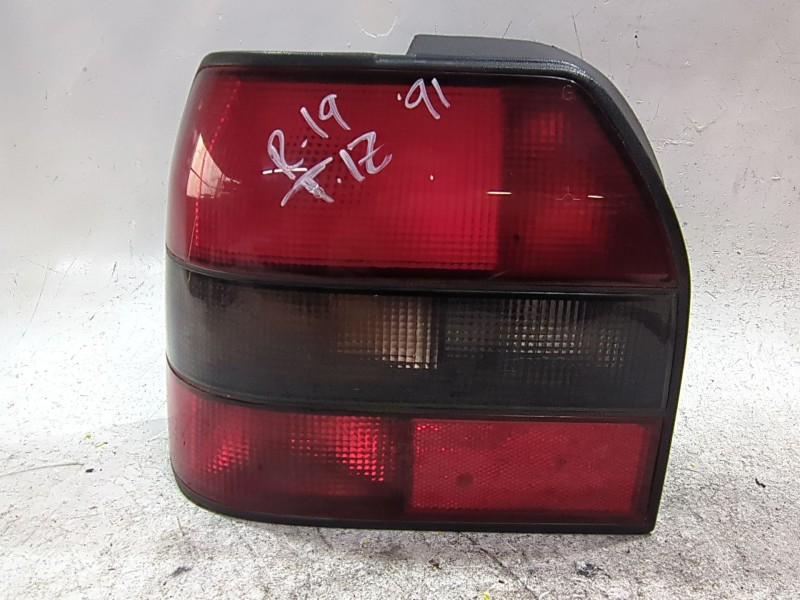 Recambio de piloto trasero izquierdo para renault 19 ii chamade (l53_) 1.9 d (l53j) referencia OEM IAM 7700783993A  