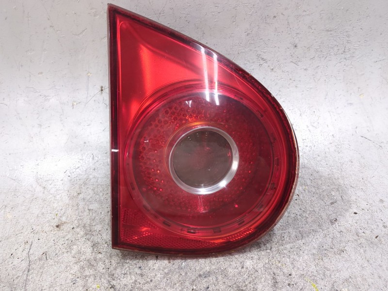 Recambio de piloto porton trasero izquierdo para volkswagen golf v (1k1) 1.9 tdi referencia OEM IAM 1K6945107C  