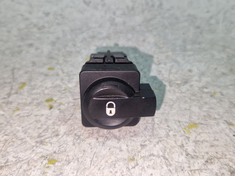 Recambio de boton cierre centralizado para audi a4 b5 (8d2) 1.9 tdi referencia OEM IAM 96476626XT  