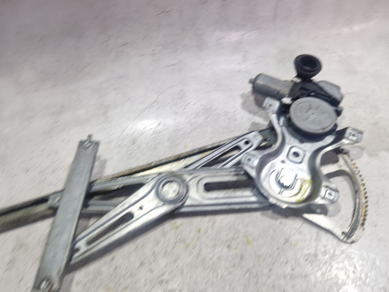 Recambio de mecanismo elevalunas delantero izquierdo para toyota yaris (_p13_) 1.0 (ksp130_) referencia OEM IAM 857200D210  